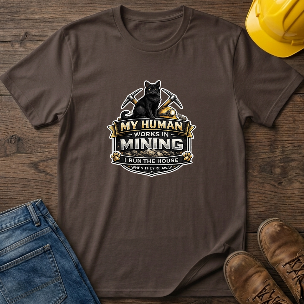 I Run The House - Cat T-Shirt