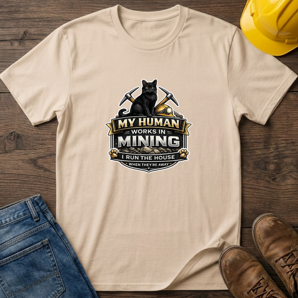 I Run The House - Cat T-Shirt