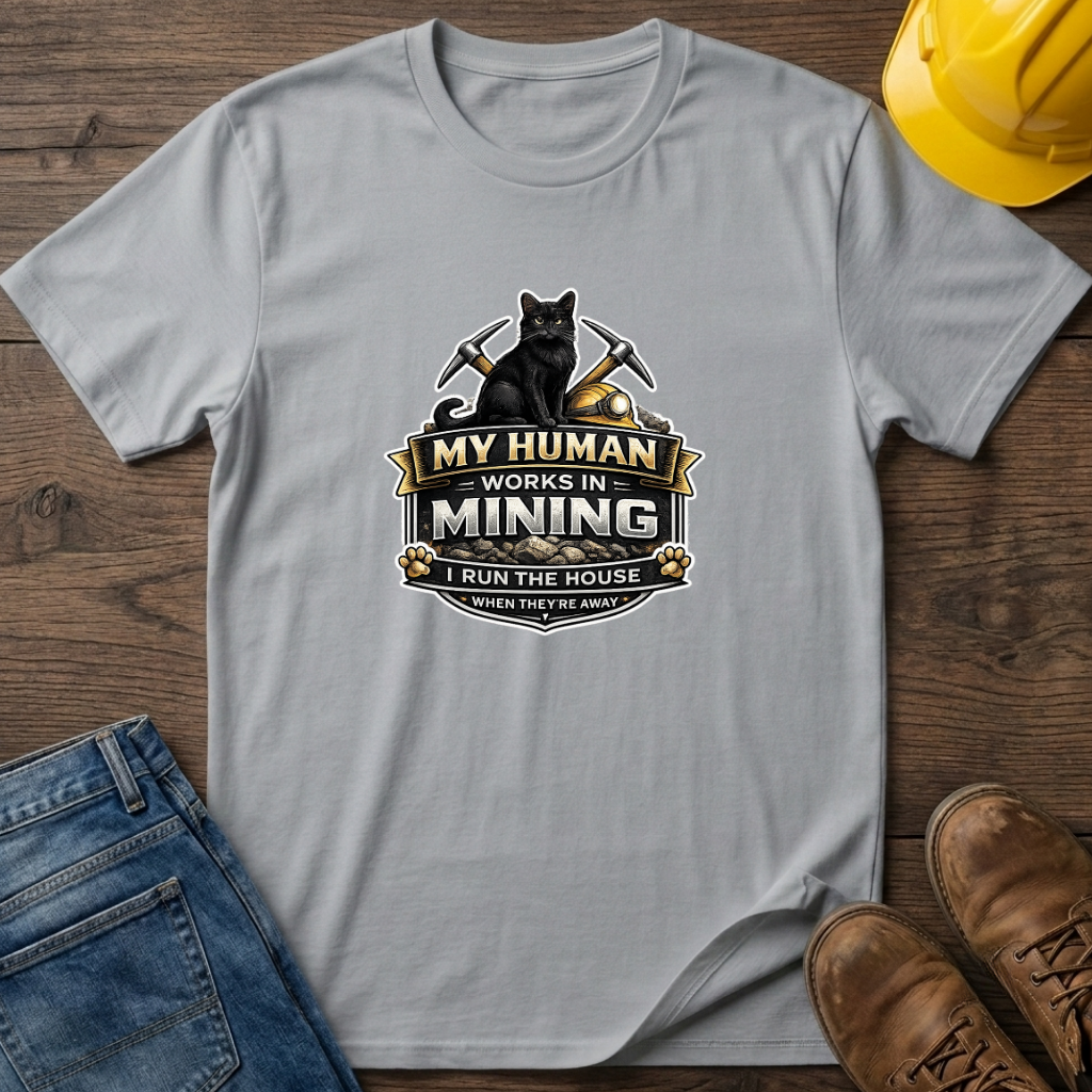I Run The House - Cat T-Shirt