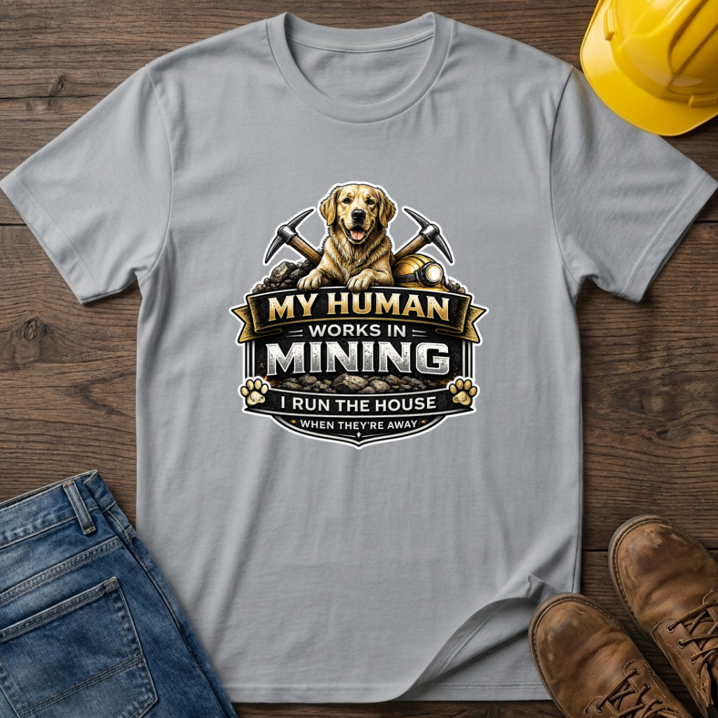 I Run The House - Dog T-Shirt